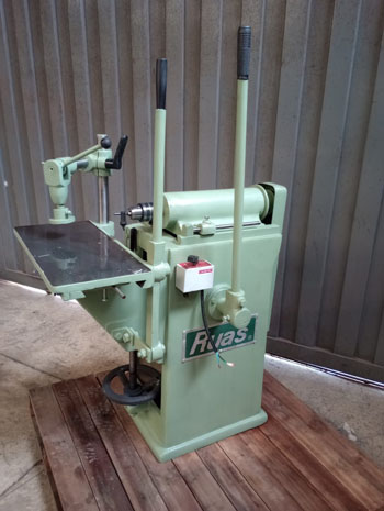 Furadeira horizontal Ruas